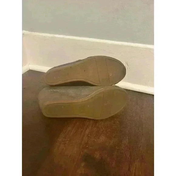 TOMS Desert Wedge Shoe Taupe With Gold Synthetic Sueded Leather‎ Women's Size 8 - Picture 8 of 11